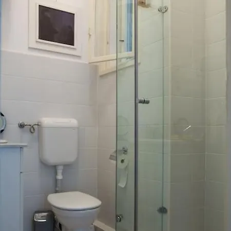 Whit A Balcony And Free Parking Space *