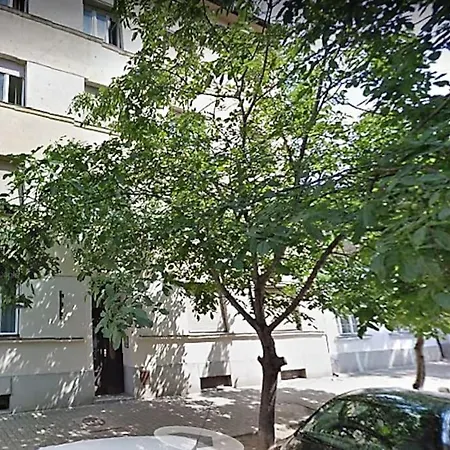 Whit A Balcony And Free Parking Space Apartment *